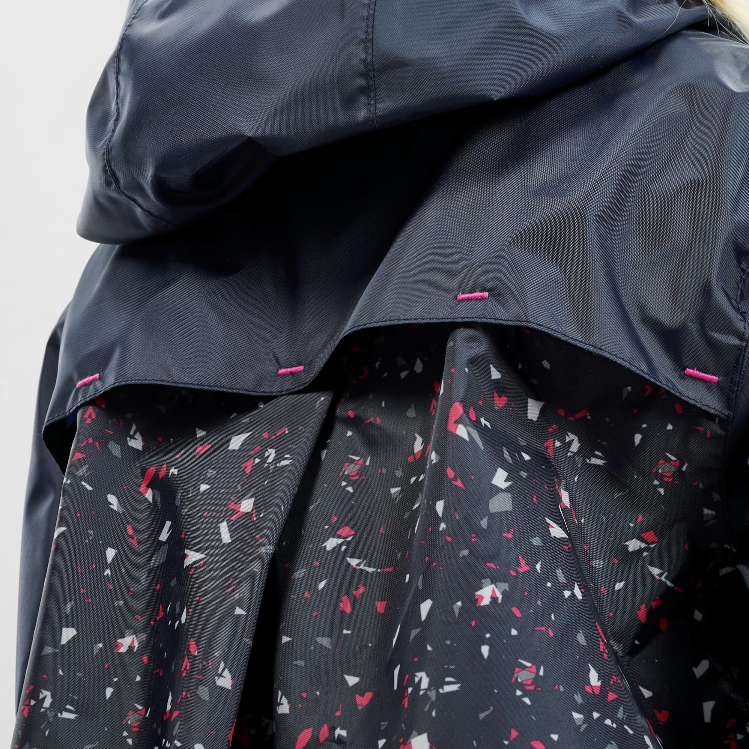 Quechua Kids' Hiking Waterproof Jacket MH150 7-15 Years 8 Quechua Kids' Hiking Waterproof Jacket MH150 7-15 Years - Image 6