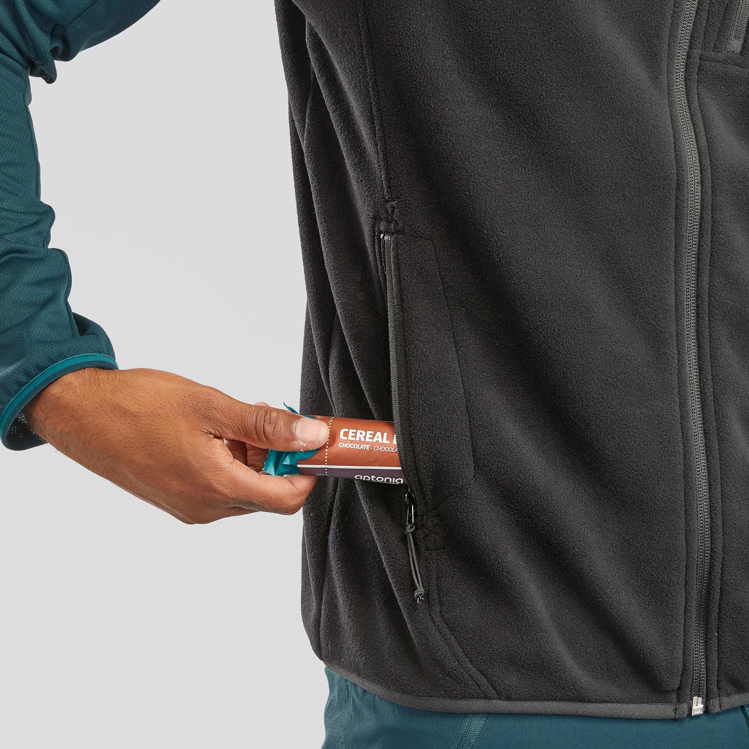 Quechua Men's Hiking Fleece Sleeveless Jacket MH120 10 Quechua Men's Hiking Fleece Sleeveless Jacket MH120 - Image 8